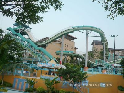 水上飛龍滑梯
